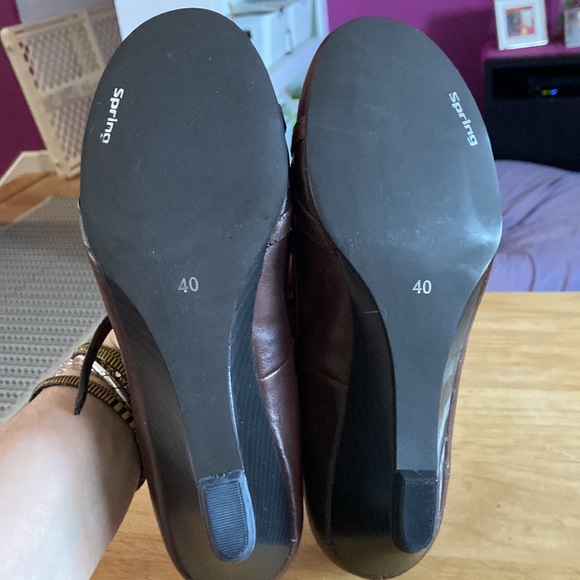 NWOT brown faux leather heels - Picture 3 of 3